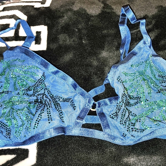 Bra - Picture 2 of 6